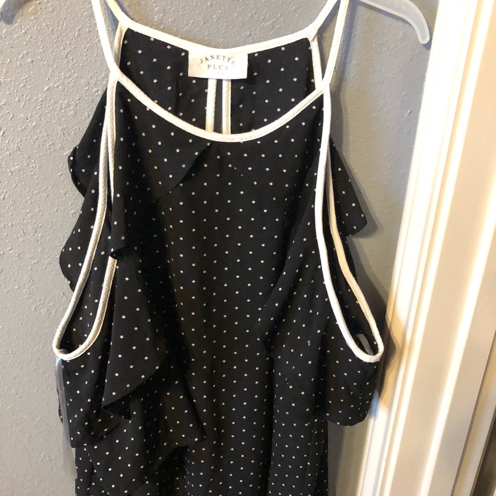 Sleeveless blouse